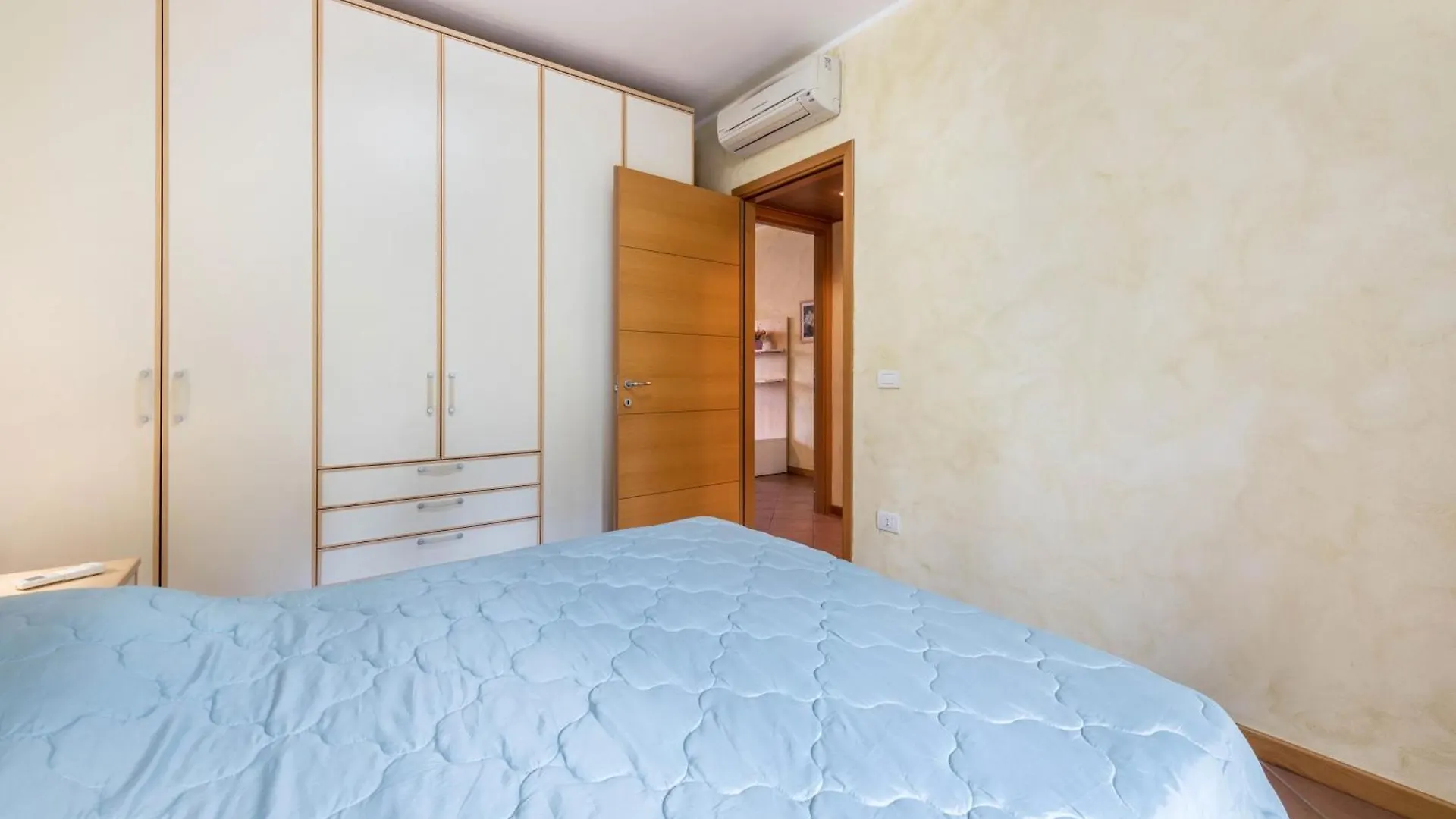 Apartment Appartamento Gardazzurro Padenghe sul Garda